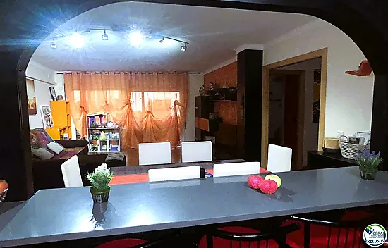 Renovated apartment in the center of Llançà, ready to move in