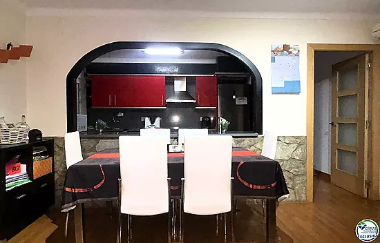 Renovated apartment in the center of Llançà, ready to move in