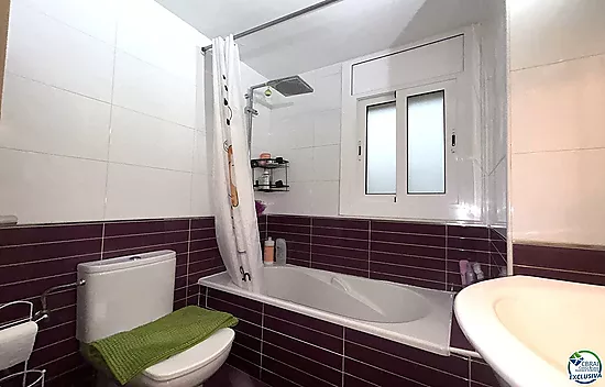 Renovated apartment in the center of Llançà, ready to move in