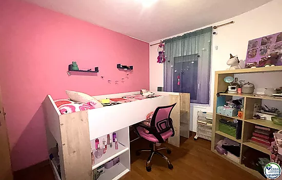 Renovated apartment in the center of Llançà, ready to move in