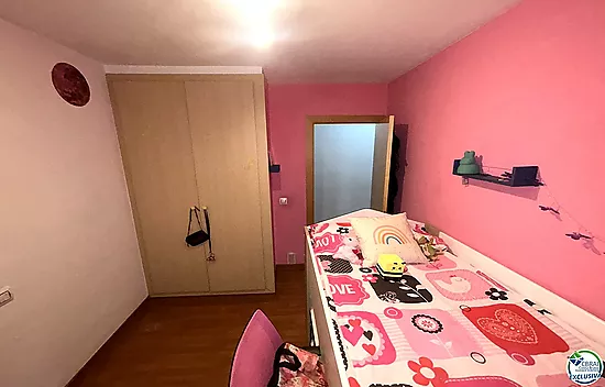 Renovated apartment in the center of Llançà, ready to move in