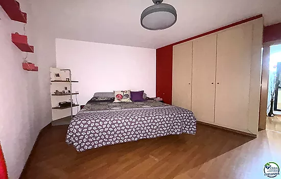 Renovated apartment in the center of Llançà, ready to move in