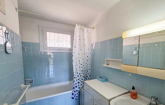 Bright Apartment with Terrace — Top Floor, Santa Margarita, Roses