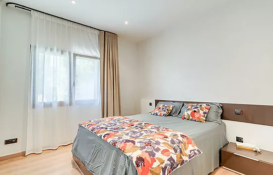 Design villa with swimming pool and spectacular views over the Bay of Roses – Palau-saverdera