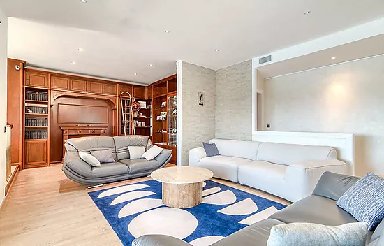 Design villa with swimming pool and spectacular views over the Bay of Roses – Palau-saverdera