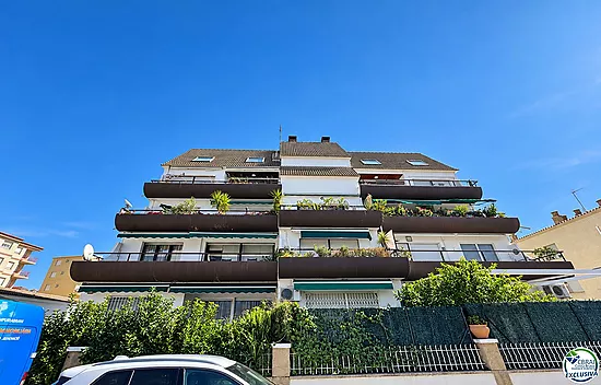 Grand studio avec terrasse et licence touristique à 80 mètres de la plage de Santa Margarita - Roses
