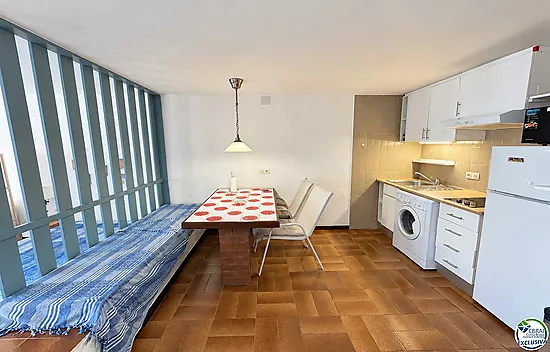 Grand studio avec terrasse et licence touristique à 80 mètres de la plage de Santa Margarita - Roses
