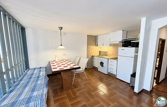 Grand studio avec terrasse et licence touristique à 80 mètres de la plage de Santa Margarita - Roses