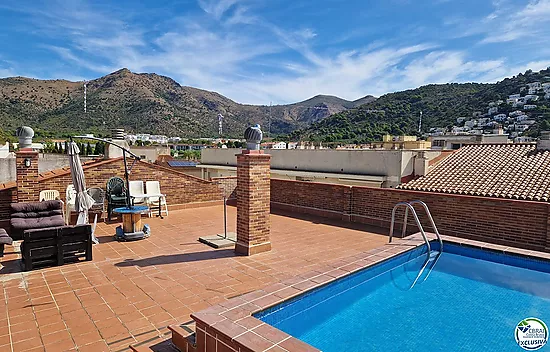 Ático Dúplex de 3 Habitaciones con amplias Terrazas, piscina y Parking
