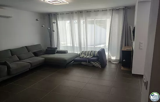 Belle maison avec piscine et appartement d'invités et avec piscine.