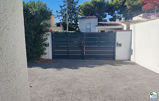 Belle maison avec piscine et appartement d'invités et avec piscine.