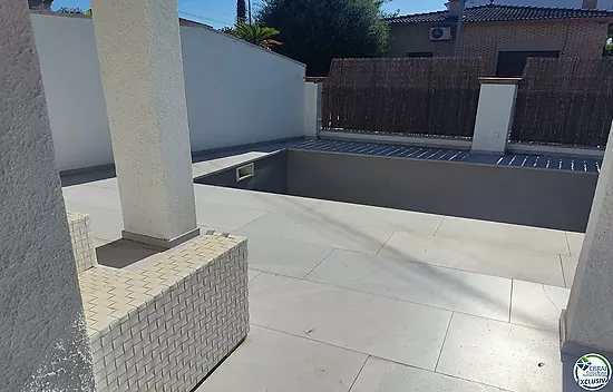 Belle maison avec piscine et appartement d'invités et avec piscine.