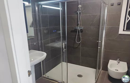 Belle maison avec piscine et appartement d'invités et avec piscine.
