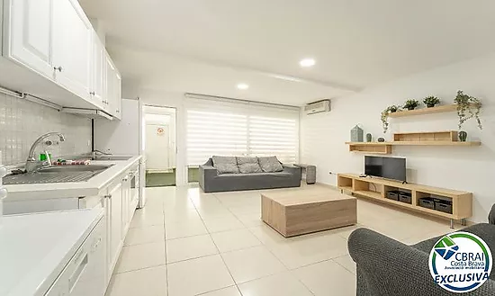 Appartement moderne au rez-de-chaussée dans une résidence avec jardins et piscine communautaire
