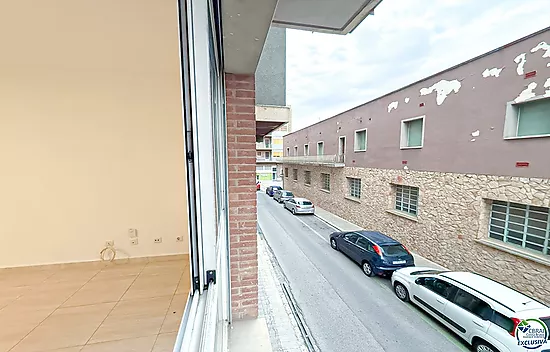 2-bedroom flat with a lift in Figueres