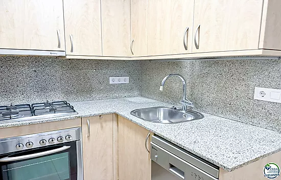2-bedroom flat with a lift in Figueres