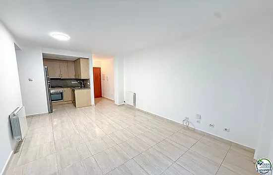 2-bedroom flat with a lift in Figueres