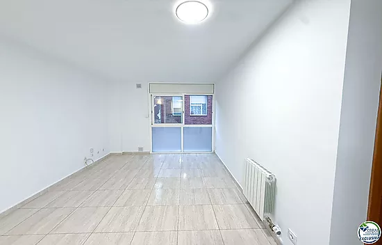 2-bedroom flat with a lift in Figueres