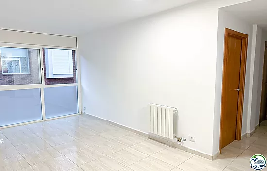 2-bedroom flat with a lift in Figueres