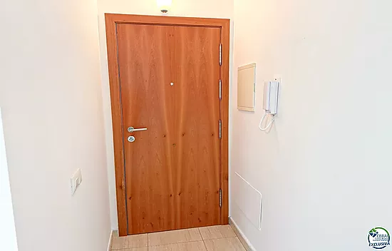 2-bedroom flat with a lift in Figueres