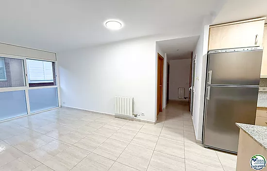 2-bedroom flat with a lift in Figueres