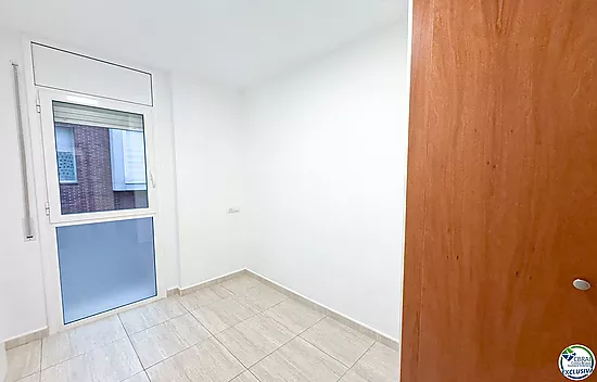 2-bedroom flat with a lift in Figueres