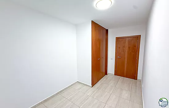 2-bedroom flat with a lift in Figueres