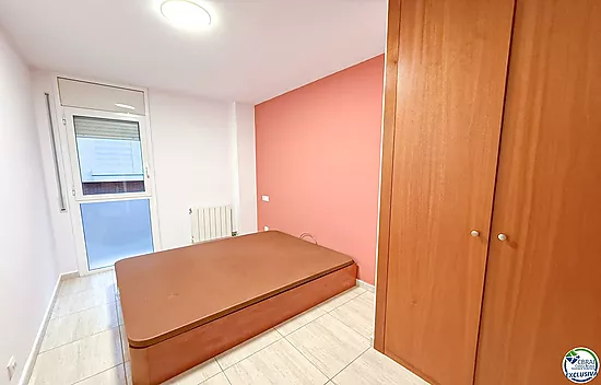 2-bedroom flat with a lift in Figueres
