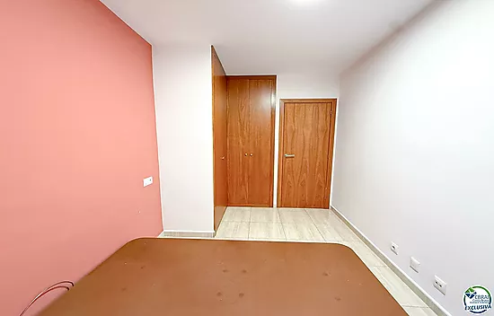 2-bedroom flat with a lift in Figueres