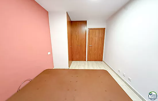 2-bedroom flat with a lift in Figueres