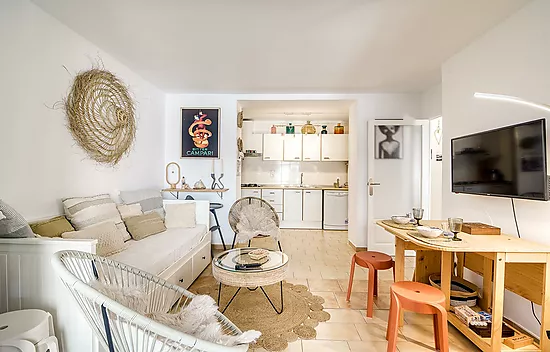 Bright 2-bedroom apartment near the beach in Roses – Riera de la Cuana area