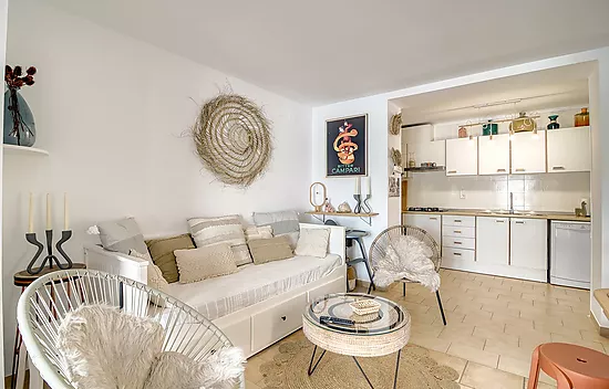 Bright 2-bedroom apartment near the beach in Roses – Riera de la Cuana area