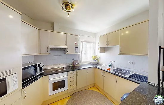 3-Bedroom Apartment with shared Mooring