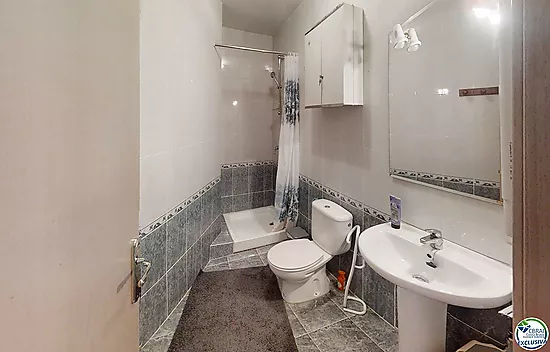 3-Bedroom Apartment with shared Mooring