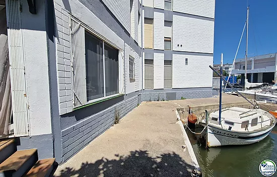 3-Bedroom Apartment with shared Mooring