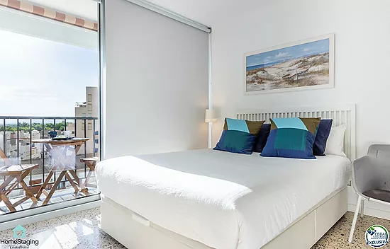 Large studio with tourist licence 50 m from the beach in Empuriabrava
