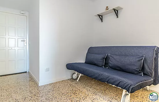 Large studio with tourist licence 50 m from the beach in Empuriabrava