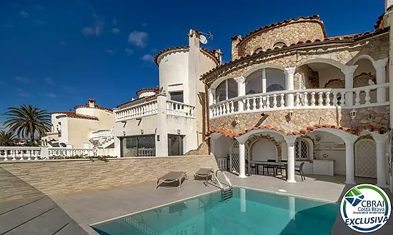 Magnífica casa de pescador con fondeo y piscina