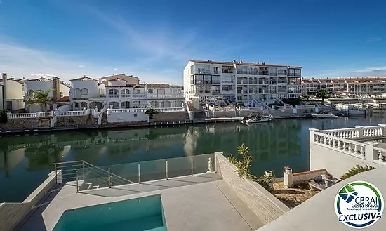 Magnífica casa de pescador con fondeo y piscina