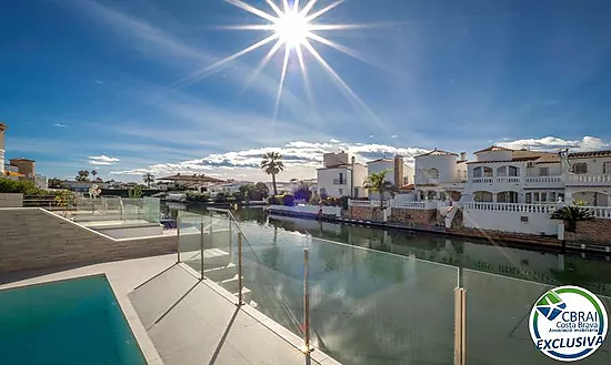 Magnífica casa de pescador con fondeo y piscina