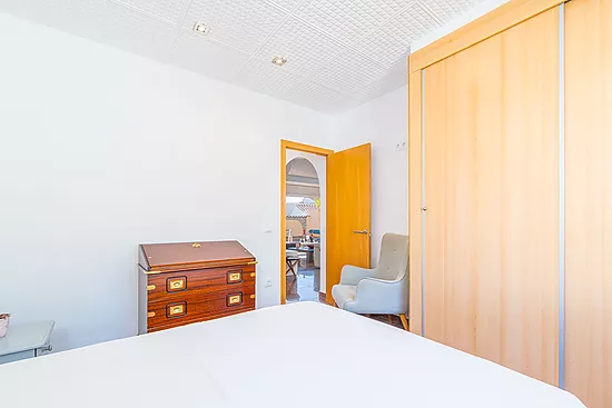 Magnificent single-storey house with private pool – Empuriabrava
