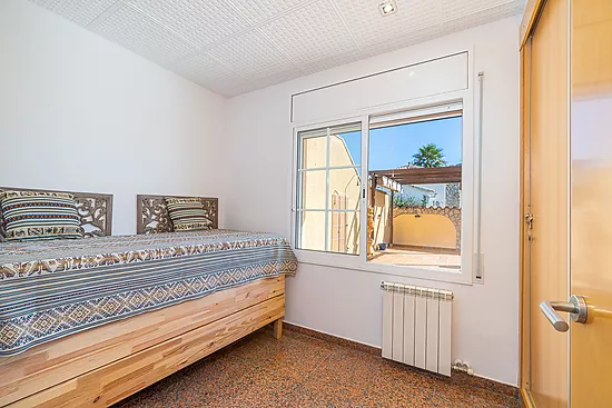Magnificent single-storey house with private pool – Empuriabrava