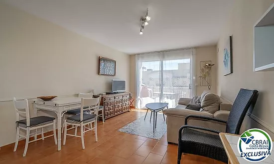 Penthouse central avec solarium privé et vue mer à Empuriabrava