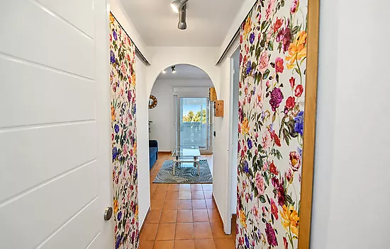 Appartement rénové avec terrasse et climatisation