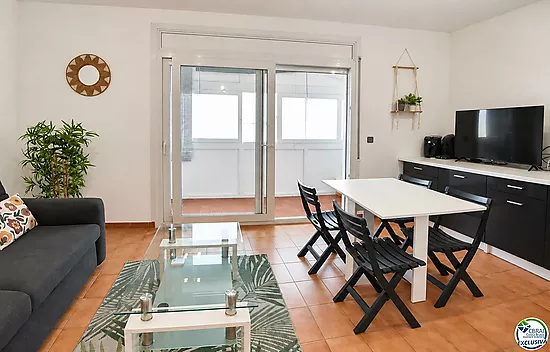 Appartement rénové avec terrasse et climatisation