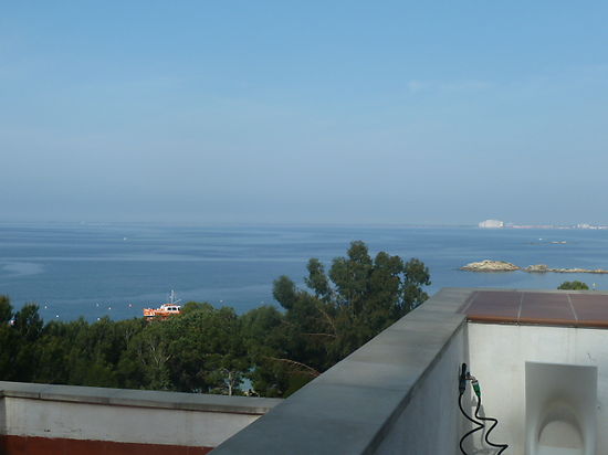 High standing house, for rent, with sea views and jacuzzi near the beach in Roses Almadraba