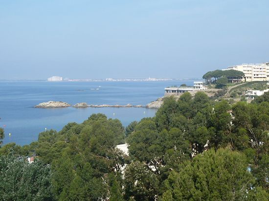 Maison de haut standing, à louer, avec vue sur la mer et jacuzzi près de la plage à Roses Almadraba