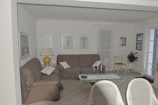 House 3 bedrooms with private swimming pool for rent in Empuriabrava