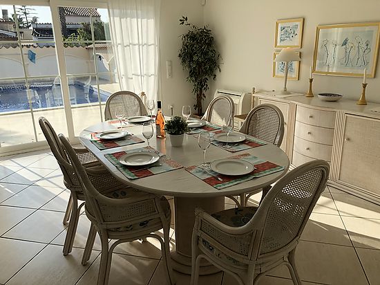 Maison de 3 chambres à coucher avec piscine privée à louer à Empuriabrava