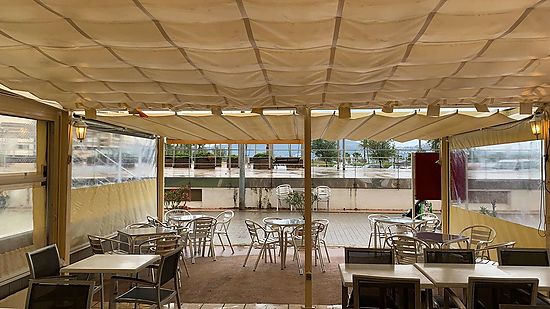 Empuriabrava, en vente, bar restaurant  juste en face de la plage